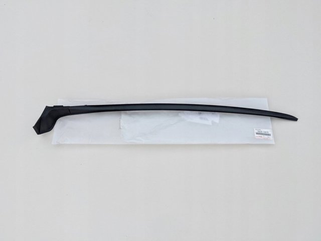 Захисна накладка переднього скла права Toyota 7553533070 ціна, від 44.01 USD