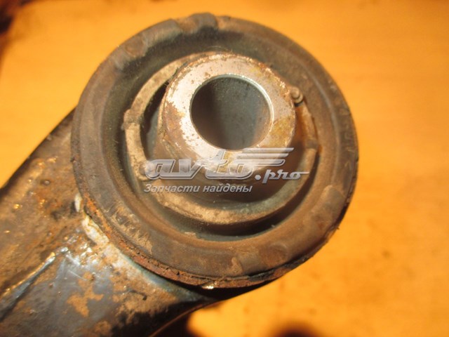 555011LA0B Nissan/Infiniti Важіль передньої підвіски нижній, правий