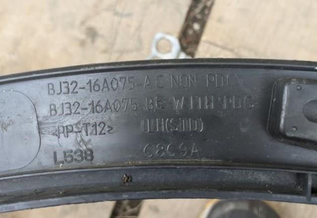 Купити BJ3216A075AC Land Rover Молдинг передньої арки колеса, лівий