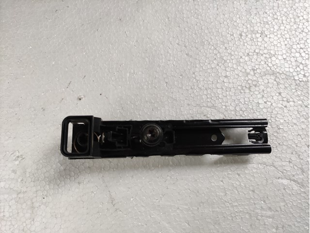 106813001B Tesla 