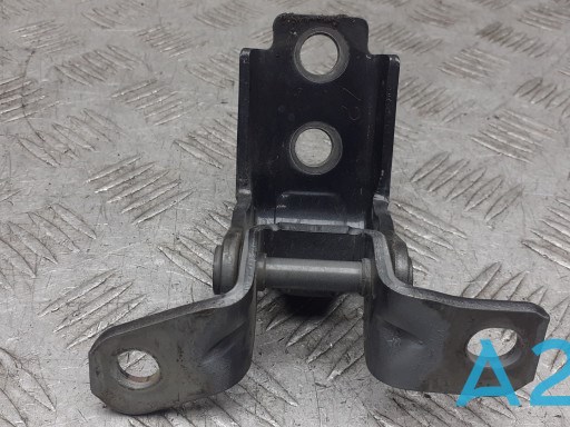 KD5373240A Mazda Петля задніх дверей, лівих