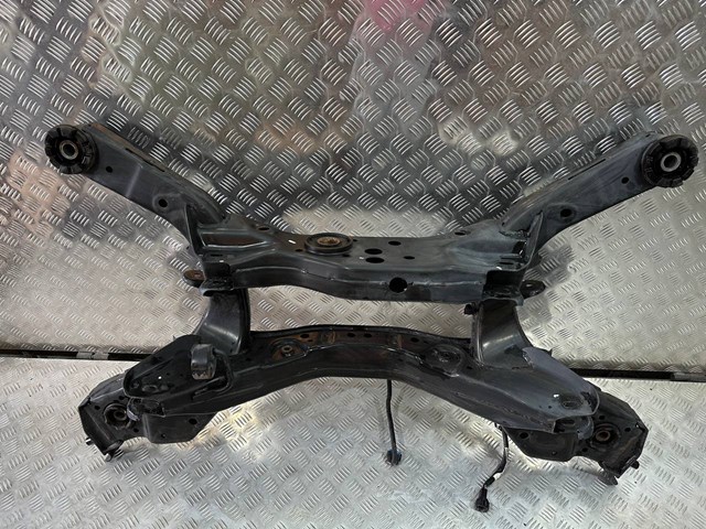 Балка задня 554006RA1B Nissan/Infiniti