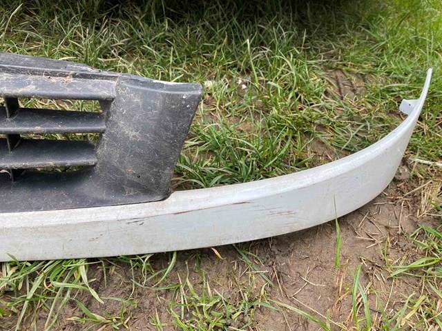 Купити 8200150629 Renault (RVI) Захисна решітка радіатора