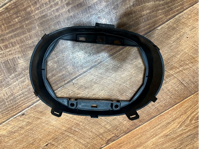 KB8B50721 Mazda Емблема решітки радіатора