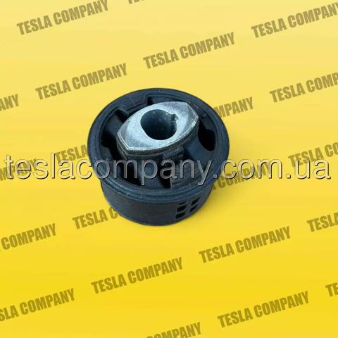  110929300B Tesla Motors