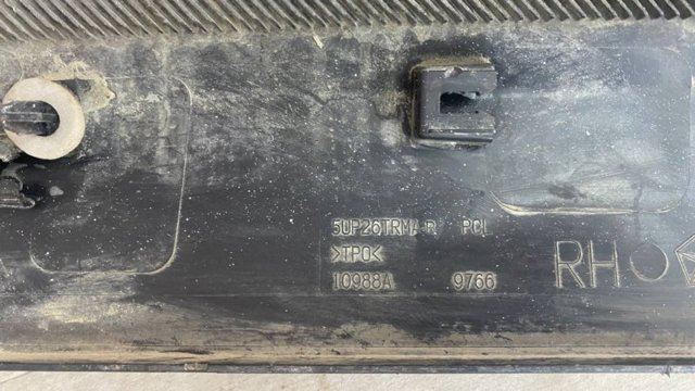  Chrysler 5UP26TRMAB