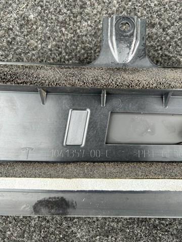 104135700C Tesla 