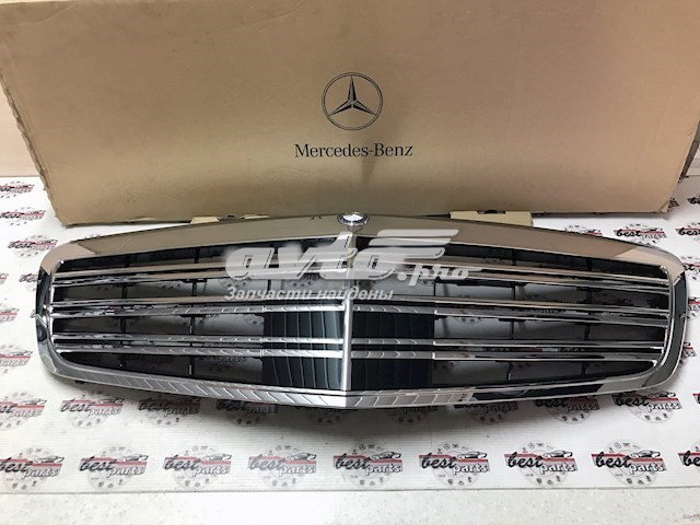 Решітка радіатора A22188006839040 Mercedes