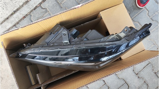 Фари Toyota 8115007210 ціна, від 2945.02 USD