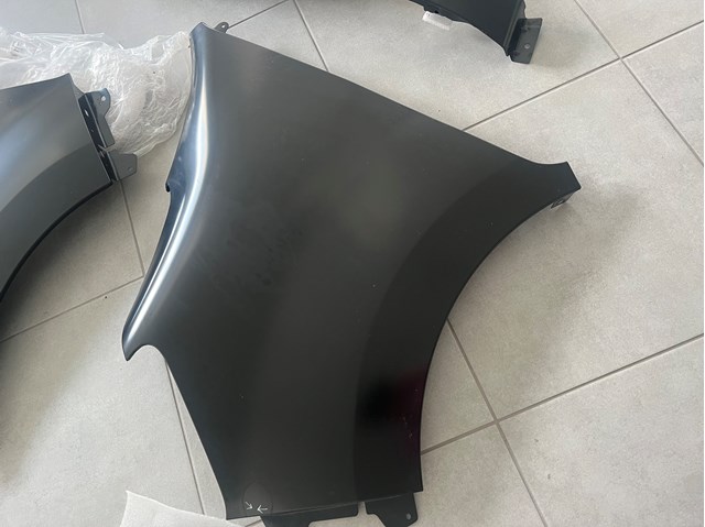 Ліве переднє крило Autotechteile 5052007 ціна, від 130.54 USD