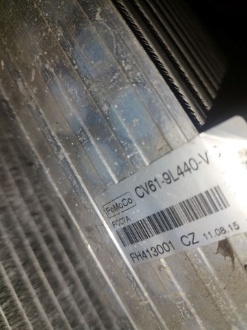 600819300B Tesla повітропровід радіатора