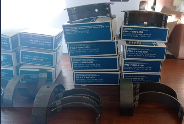 Блок циліндрів двигуна LR061950 Land Rover