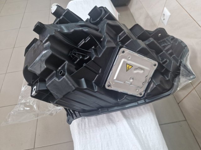 Фара дальнього світла в зборі Signeda ZFD111814L