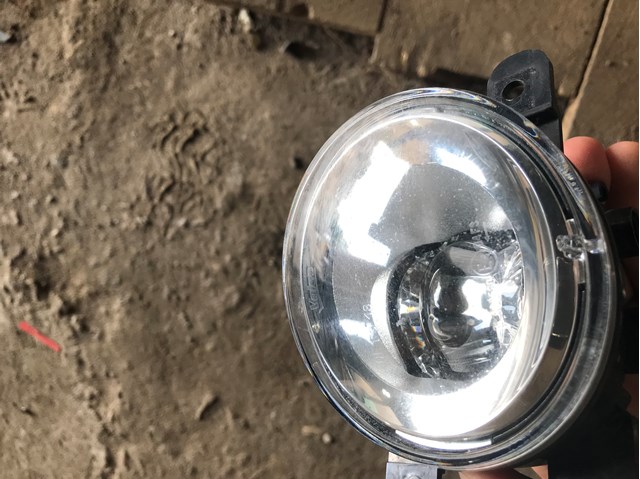 261508990C Nissan/Infiniti Фара протитуманна, права