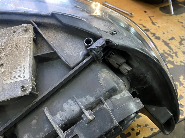  VAG 4L0941003AD ціна, від 572.76 USD
