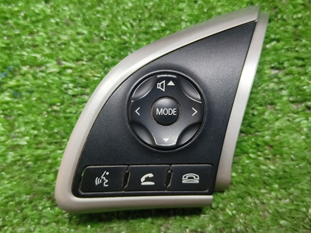Перемикач підрульовий, керування аудіо системою 8616A027 Mitsubishi