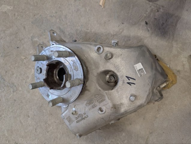LR139873 Land Rover Цапфа поворотна права