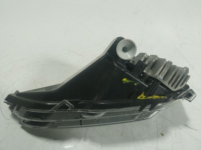 Купити LR180663 Land Rover Туманка права