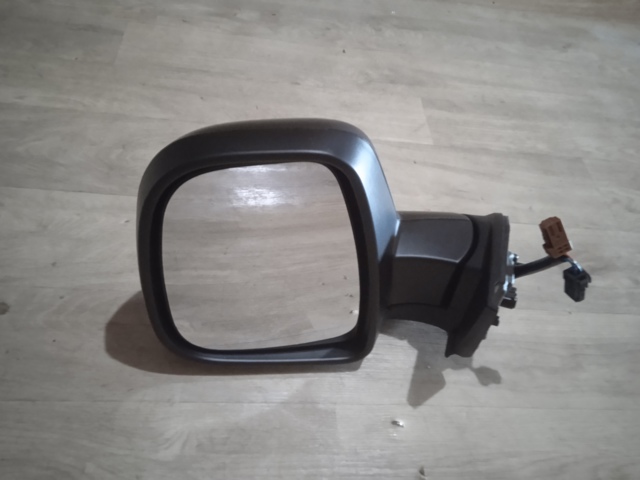 Накладка лівого бокового дзеркала Polcar 57U1513E ціна, від 9.07 USD