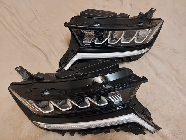 Купити 92102R5020 Hyundai/Kia Права блок фара