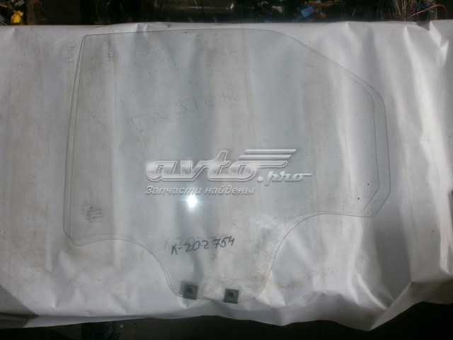 Скло задньої двері лівої 8200240553 Renault (RVI)