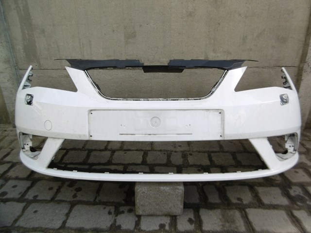 Передній бампер 6J0807221 VAG