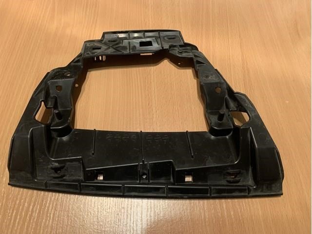 Купити TK6250321 Mazda Кронштейн бампера заднього, правий