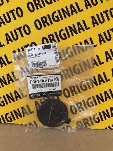 DGH950A11ABB Mazda Заглушка бампера буксирувального гака, передня