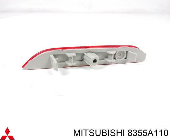 8355A110 Mitsubishi катафот (відбивач заднього бампера, правий)