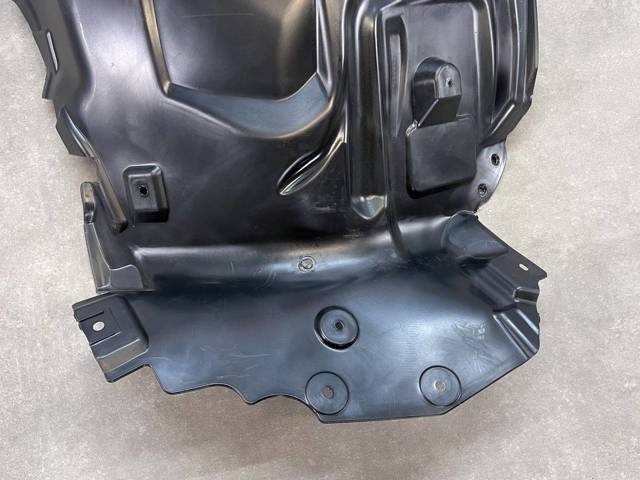Підкрилок переднього крила, правий задній Mercedes A2068807404