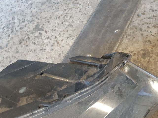 Фара правая Mazda K12451030 ціна, від 50.67 USD