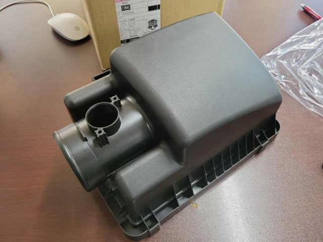 Корпус повітряного фільтра, верхня частина Mazda PY01133AX ціна, від 26.66 USD