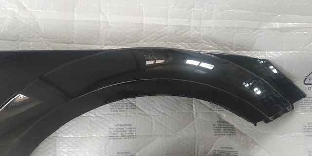Крило переднє праве VAG 8S0821118A ціна, від 766.44 USD