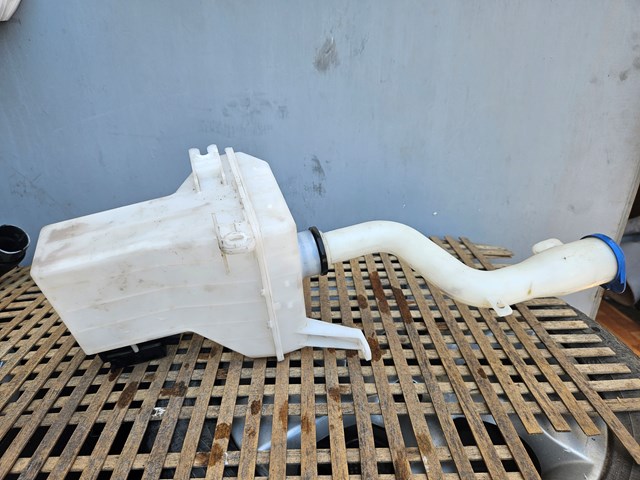 986101C501 Hyundai/Kia Бачок склоомивача