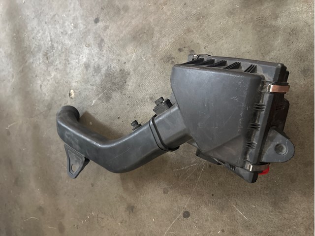 Купити 13717857606 BMW 