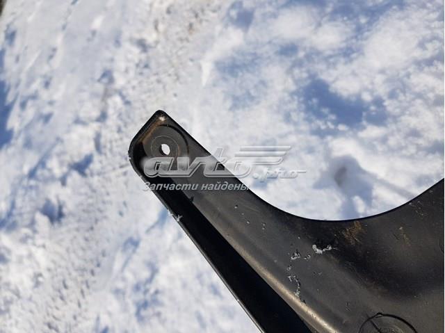 Бризковики передній, правий Toyota 766210K140