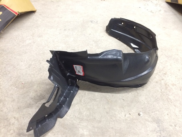 Підкрилки передні праві Polcar 8125FP1Q