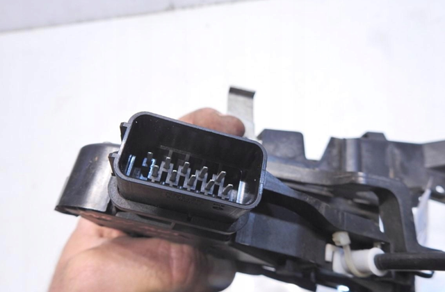8M2AR21812CA Ford 