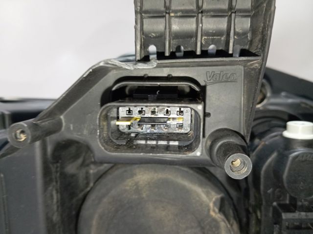 Купити 9813621380 Peugeot/Citroen Основна фара в зборі ліва