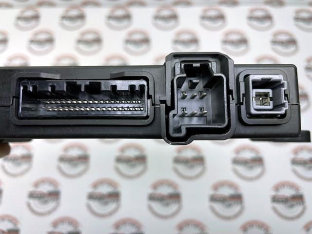 Купити LR099140 Land Rover 