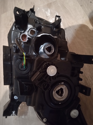 Купити 27X110E Polcar Права блок фара