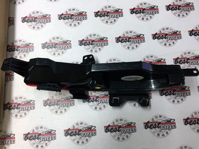 LR060910 Land Rover Фара задня, права