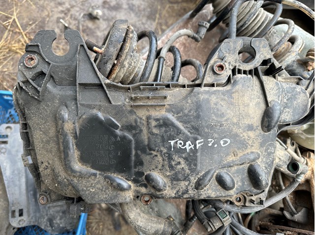 Кришка двигуна декоративна Renault (RVI) 8200672464