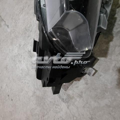 Фара передня права Mazda TM5251030