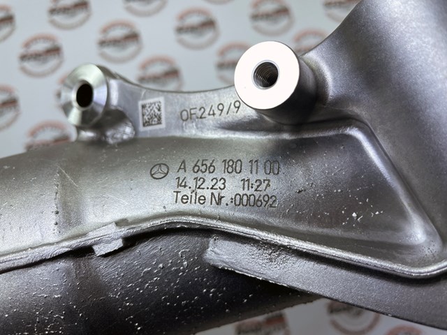 Корпус масляного фільтра Mercedes A6561801100