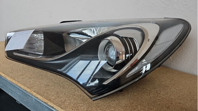 921012M550 Hyundai/Kia Фари