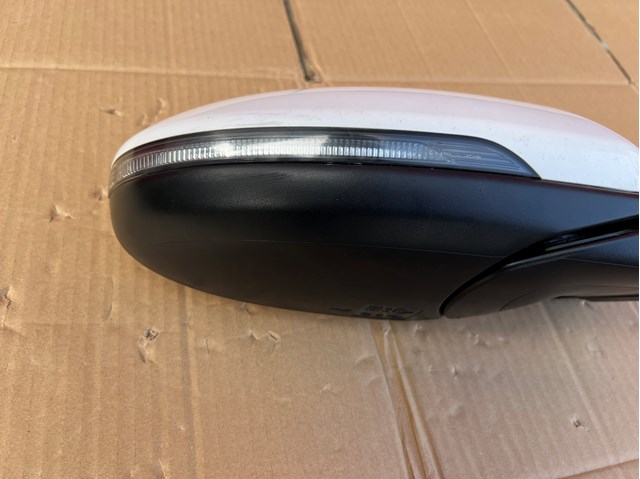 Праве бічне дзеркало Hyundai/Kia 87620J7331 ціна, від 422.88 USD