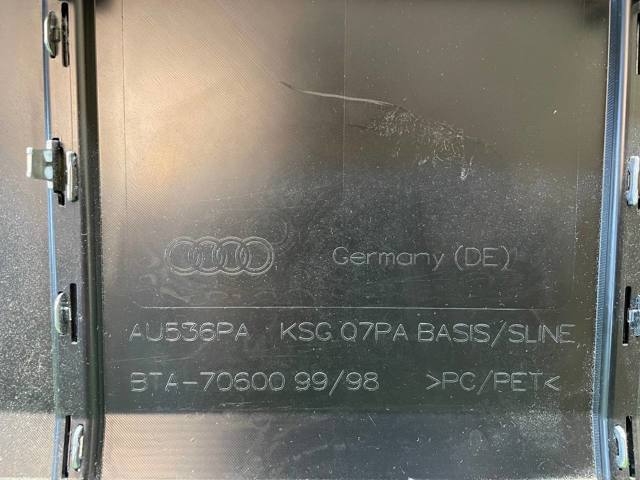 Решітка радіатора 4M0853651AFVMZ VAG