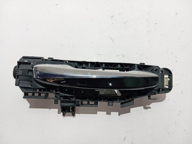 Ручка правих дверей зовнішня Mercedes A09976020019040