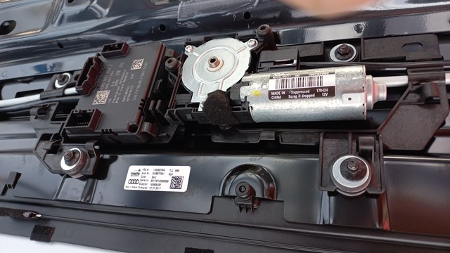  VAG 8W8877041 ціна, від 506.77 USD